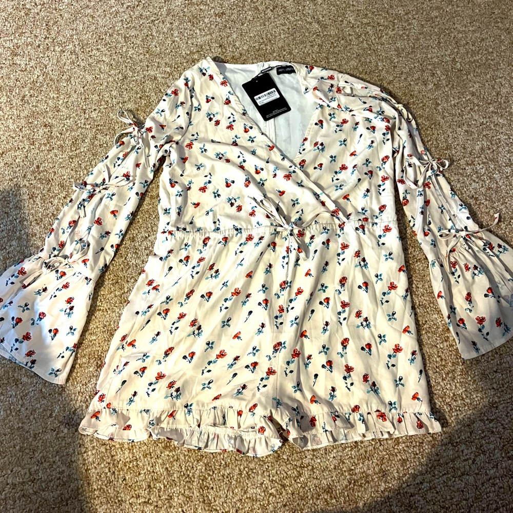 Cream floral split sleeve romper